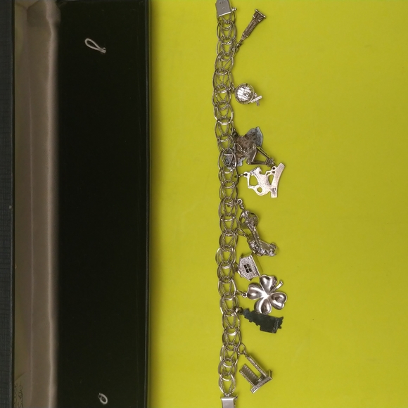 STERLING SILVER 8INCH CHARM BRACELET - Picture 1 of 2